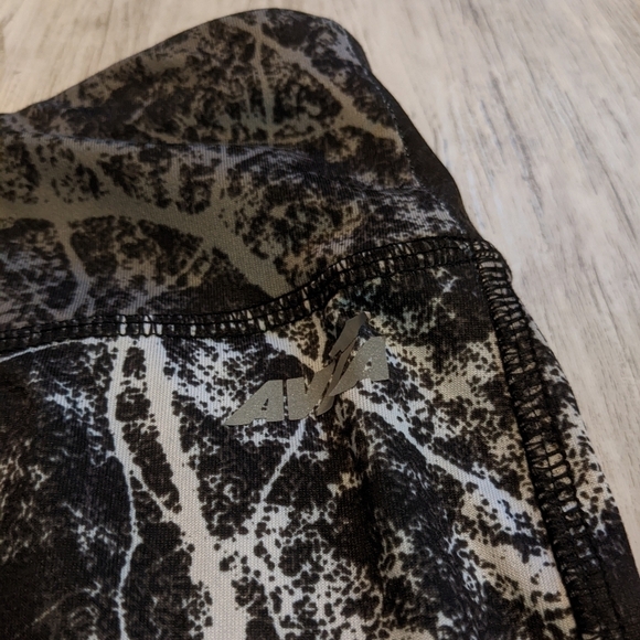 Like-New Set of Avia Marbled Gray Activewear Shorts and Leggings Size XS‎ and S - Picture 10 of 12